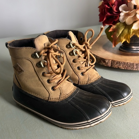 Sperry Little Boy's Bowline Tan Duck Boots Sz: 2M - Picture 1 of 5